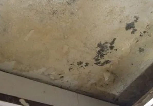 西市阳台漏水维修公司分享下西市卫生间渗水维修需要注意哪些问题。